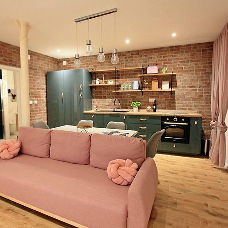 Apartman Michelangelo In The Centar Of Supetar Exterior foto
