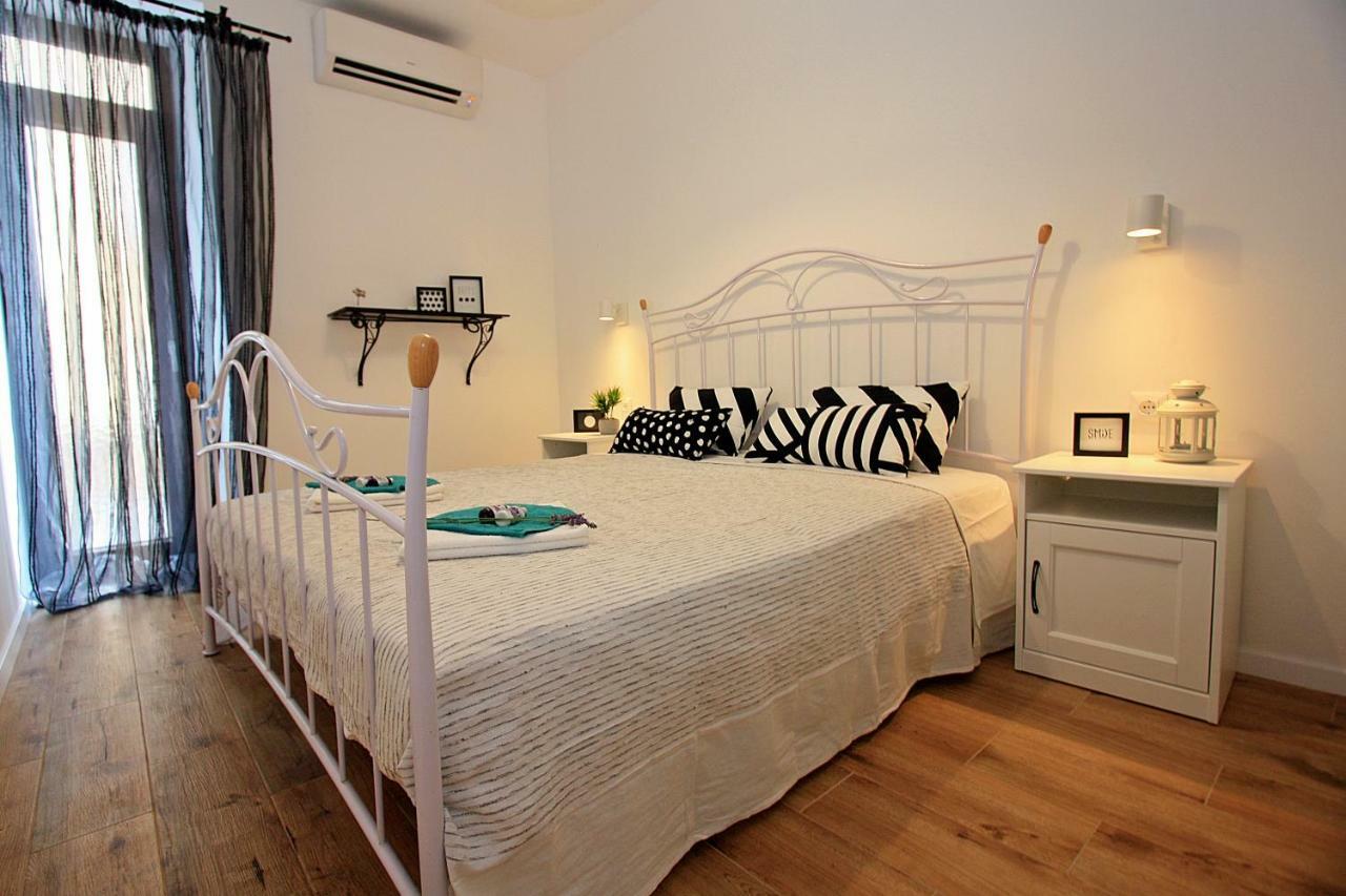 Apartman Michelangelo In The Centar Of Supetar Exterior foto